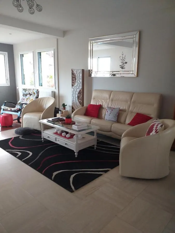 19,Avenue John Kennedy Bed & Breakfast Breteil
